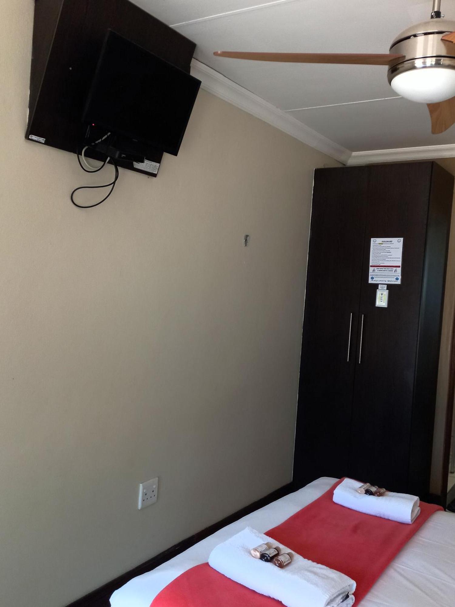 Or Tambo Guest House 켐턴파크 외부 사진