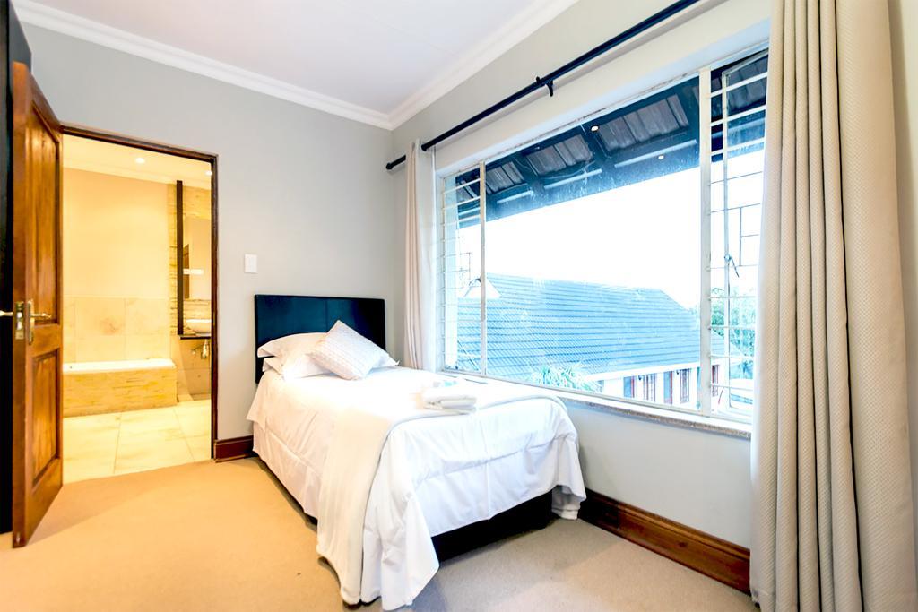 Or Tambo Guest House 켐턴파크 외부 사진
